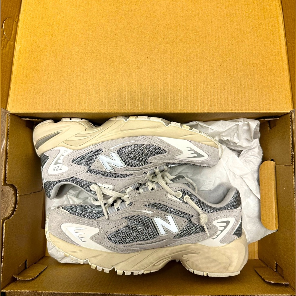 New Balance 725 Sneaker Gray Womens 6 men's 4.5